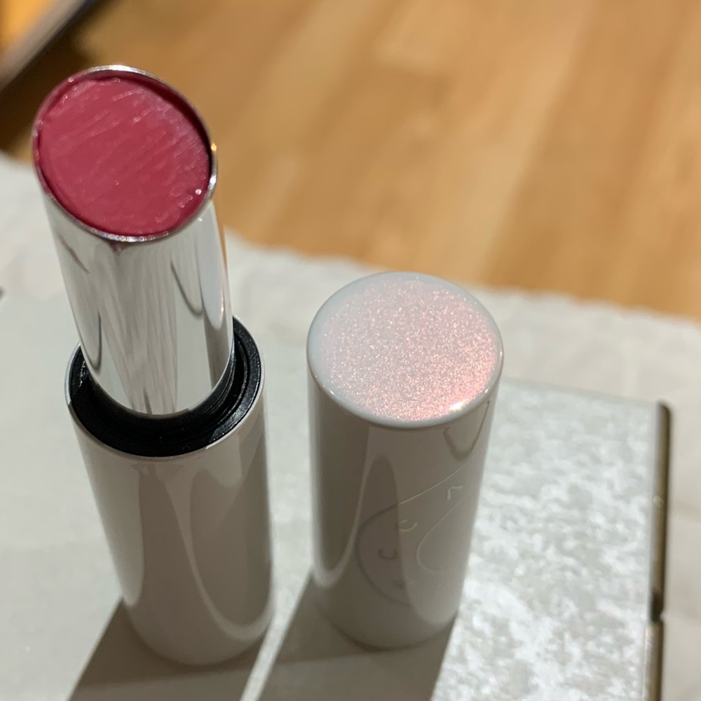 Hydra light plumping lip balm